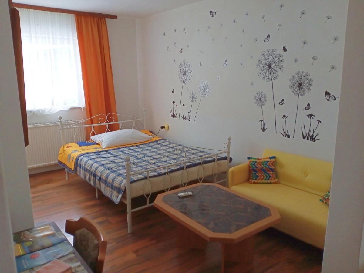 Vila Fortuna Romantik Apartamento Lackenhof Exterior foto